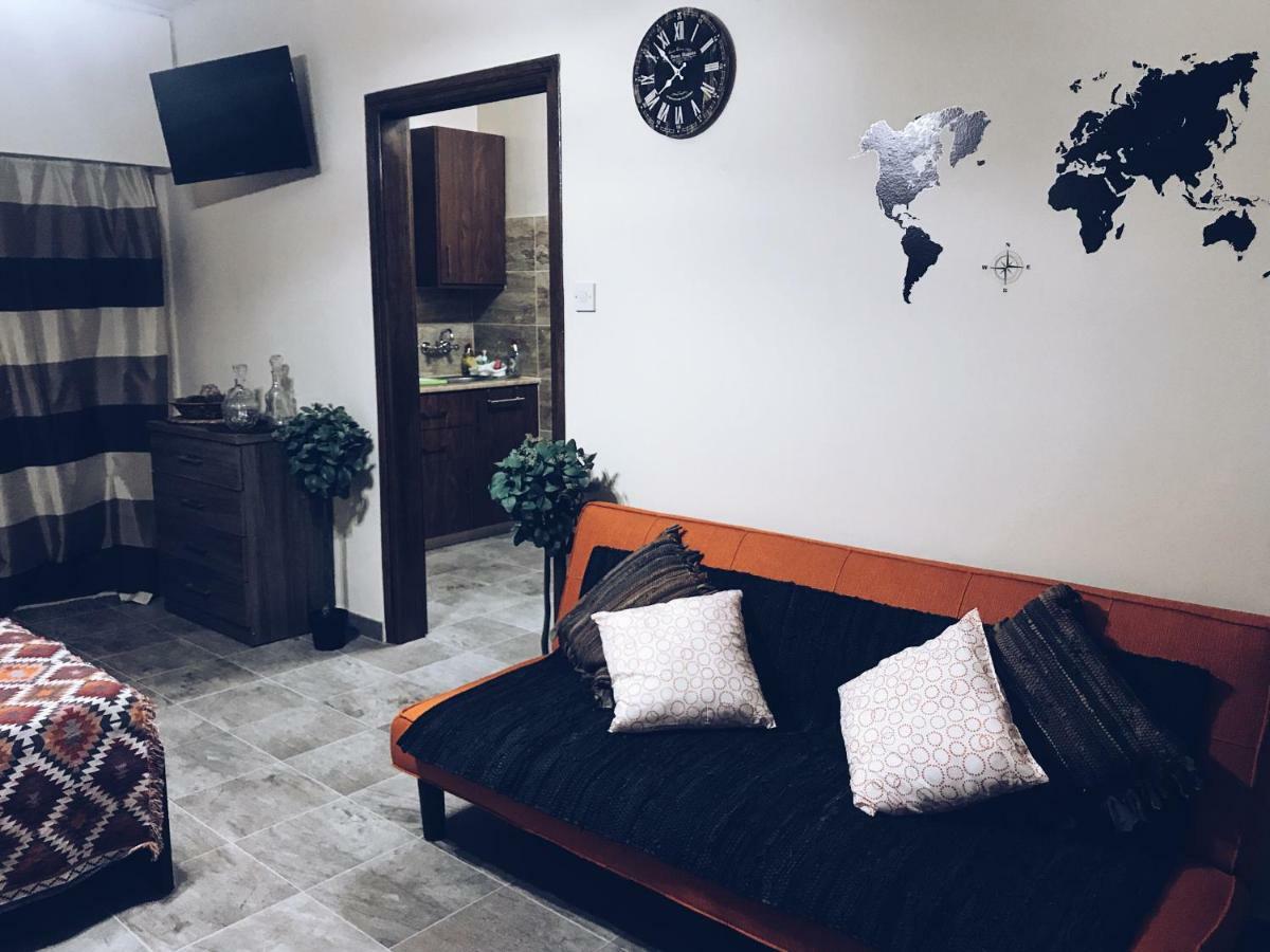 Studio In Heart Of Limassol Luaran gambar